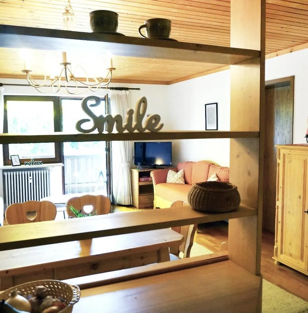 Gemuetliche Ferienwohnung Mit Blick Ins Gruene 茨维泽尔 公寓